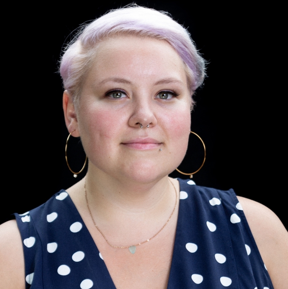 Meet your Posher, Cassandra